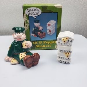 SALT & PEPPER SHAKERS CERAMIC